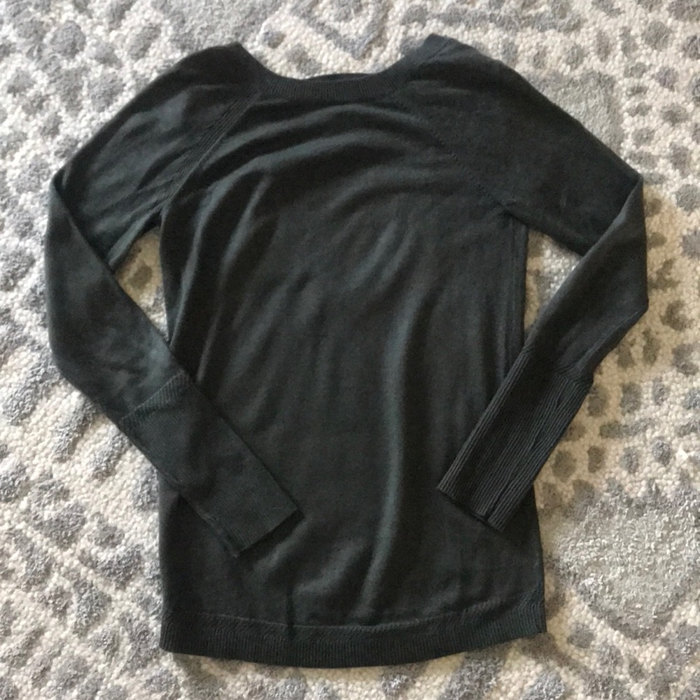 Lululemon army green sweater